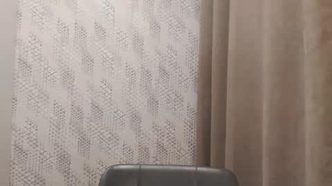 Snapshot of pineapple__mood chatting on 02.03.25 online show from 02.03.25