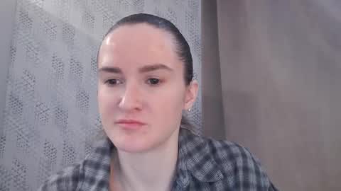 Snapshot of pineapple__mood chatting on 02.12.25 online show from 02.12.25