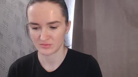 Snapshot of pineapple__mood chatting on 02.15.25 online show from 02.15.25