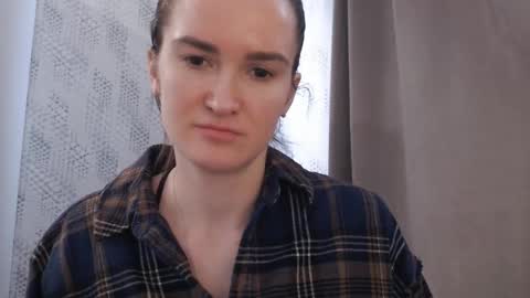 Snapshot of pineapple__mood chatting on 02.27.25 online show from 02.27.25