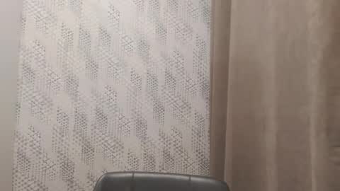 Snapshot of pineapple__mood chatting on 03.04.25 online show from 03.04.25