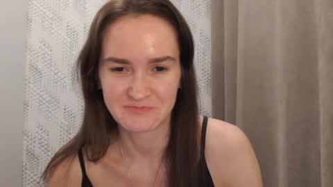 Snapshot of pineapple__mood chatting on 03.11.25 online show from 03.11.25