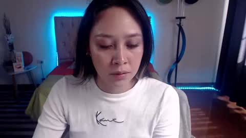 pink_blossom_ online show from 09.12.25