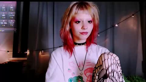 Snapshot of pink_k1tty chatting on 10.15.25 pink_k1tty online show from 10.15.25