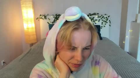 Snapshot of pink_lila18 chatting on 09.09.25 pink_lila18 online show from 09.09.25
