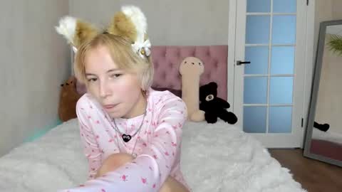 pink_lila18 online show from 09.22.25