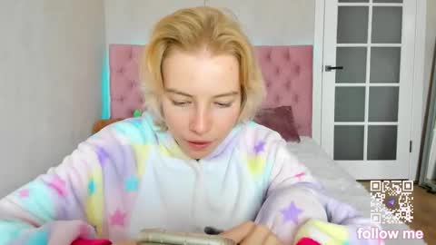 pink_lila18 online show from 10.07.25