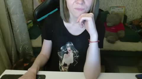 Snapshot of pink_martinis chatting on 09.08.25 Pink MartinIS online show from 09.08.25