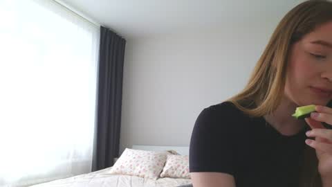 Snapshot of pink_rosee_ chatting on 07.28.26 online show from 07.28.26