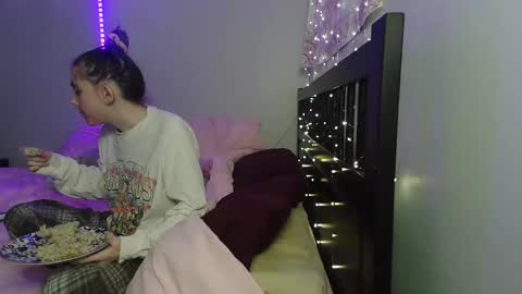 pink_tv online show from 12.22.25