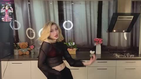 Snapshot of pinkadele chatting on 02.12.25 Adele online show from 02.12.25