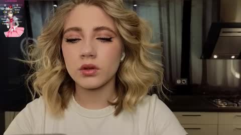 Snapshot of pinkadele chatting on 02.18.25 Adele online show from 02.18.25