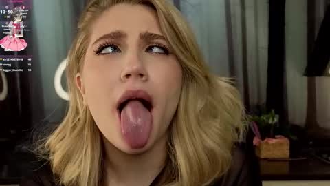 Snapshot of pinkadele chatting on 02.19.25 Adele online show from 02.19.25