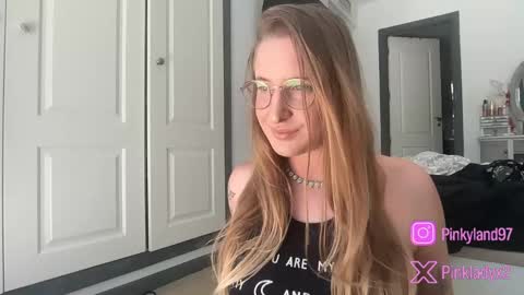 pinkladyx2 online show from 05.21.26