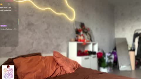 Snapshot of pinkncrazy chatting on 10.24.25  HERES ALICE  WELCOME EVERYONE LOVENSE DOMI REACT TO YOUR TIPS LETS MAKE A GREAT SHOW TOGETHER  online show from 10.24.25