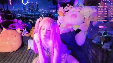 Gwenie online show from 09.29.25