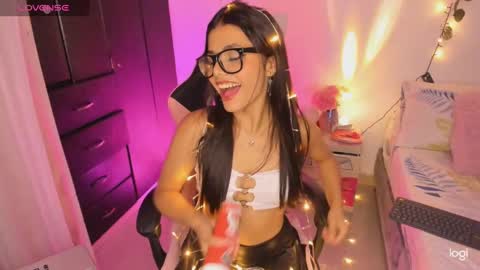 Snapshot of pinkpantherr_ chatting on 12.30.24 Sarah .. online show from 12.30.24