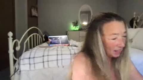 Snapshot of pinkpussylacey chatting on 10.16.25 Lacey online show from 10.16.25