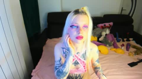 Helen Goat online show from 01.14.26