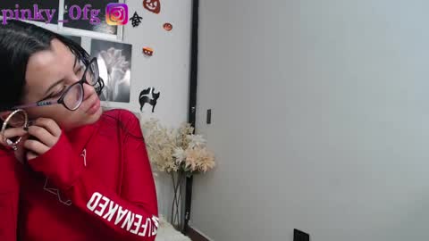 pinky_f00x online show from 10.11.25