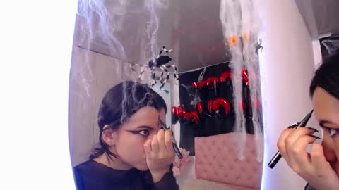 pinky_f00x online show from 10.30.25