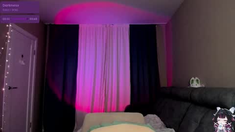 Snapshot of pinkypaws chatting on 02.24.26 miko online show from 02.24.26