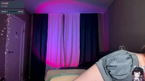 Snapshot of pinkypaws chatting on 03.04.26 miko online show from 03.04.26