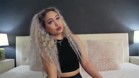  Pink  online show from 02.28.25