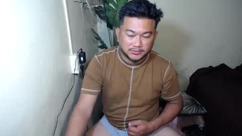 Snapshot of pinoy041087 chatting on 10.15.25 pinoy041087 online show from 10.15.25