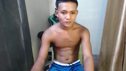 Snapshot of pinoy_fucker18 chatting on 04.09.26 pinoy_fucker18 online show from 04.09.26