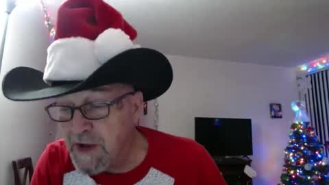 Snapshot of pipewizard chatting on 12.24.24 pipewizard online show from 12.24.24