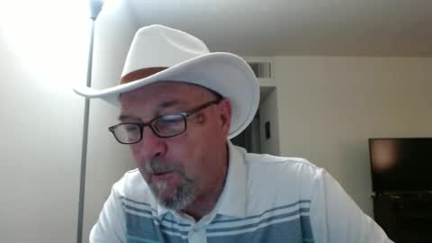 Snapshot of pipewizard chatting on 01.08.25 pipewizard online show from 01.08.25