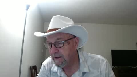 Snapshot of pipewizard chatting on 01.11.25 pipewizard online show from 01.11.25