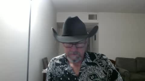 Snapshot of pipewizard chatting on 10.09.25 pipewizard online show from 10.09.25