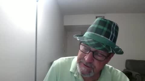 Snapshot of pipewizard chatting on 11.04.25 pipewizard online show from 11.04.25