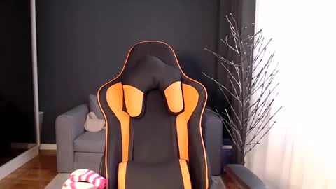 piscesgirl06 online show from 12.05.25