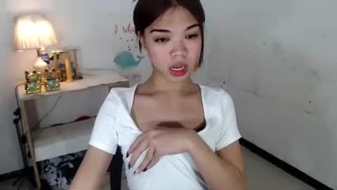 Snapshot of pitchy_pitch chatting on 11.16.25 The Girl Named Eyve online show from 11.16.25