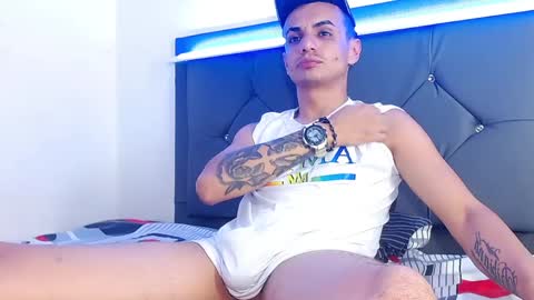 Snapshot of pitersonnt chatting on 09.19.25 pitersonnt online show from 09.19.25