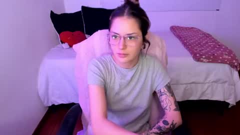 Snapshot of pixiedaemon chatting on 06.12.26 pixie online show from 06.12.26