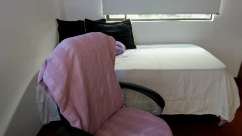Snapshot of pixiedaemon chatting on 07.03.26 pixie online show from 07.03.26
