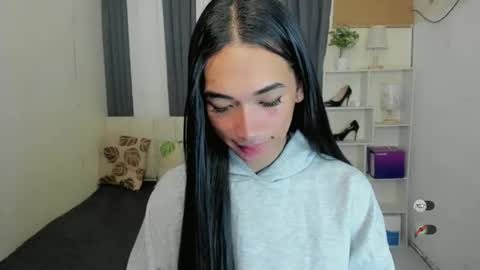 pixiedoll_ online show from 02.04.26