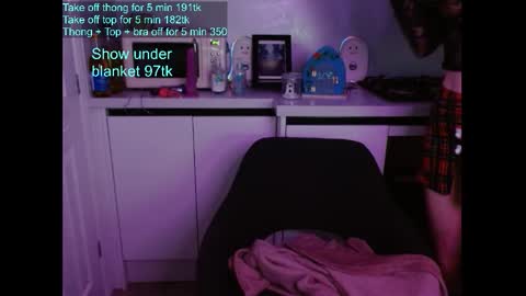 pixiehole4u online show from 10.22.25