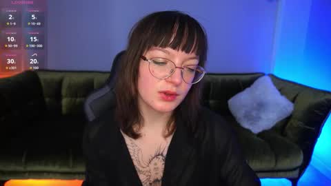 Snapshot of pixiepeachh chatting on 10.14.25 pixiepeachh online show from 10.14.25