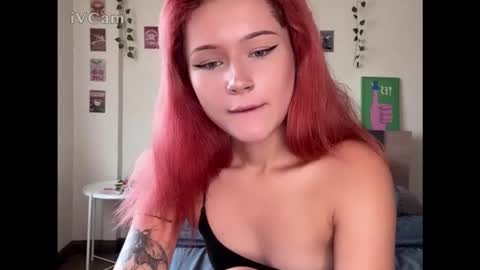 Snapshot of pixieyes0n chatting on 02.19.26 Daryl online show from 02.19.26