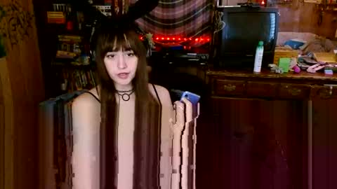 Izzy online show from 11.10.25