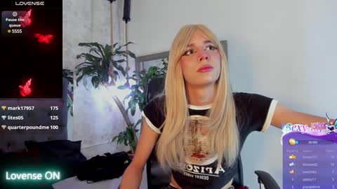 Snapshot of pixy_20 chatting on 01.13.25 cris online show from 01.13.25