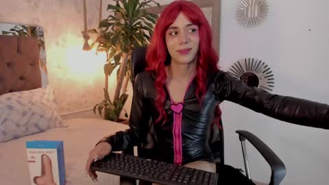 Snapshot of pixy_20 chatting on 01.25.25 cris online show from 01.25.25