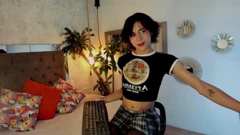 Snapshot of pixy_20 chatting on 01.30.25 cris online show from 01.30.25