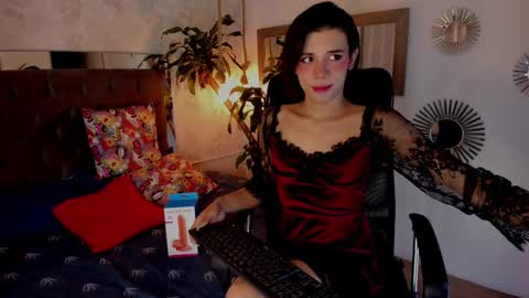 Snapshot of pixy_20 chatting on 02.11.25 cris online show from 02.11.25