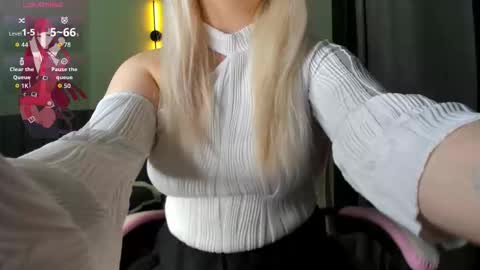 planes_girll online show from 10.20.25